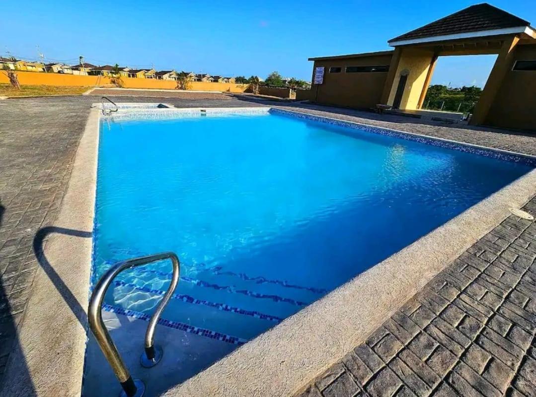 Willa Bellarose At Colbeck ,Gated With Pool, Stylishly Modern Old Harbour Zewnętrze zdjęcie